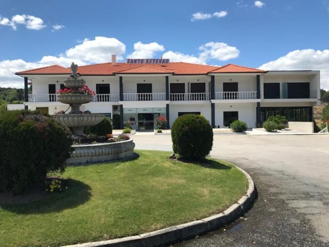 Restaurante Residencial Pizzaria S. Estevao Aguiar da Beira Kültér fotó